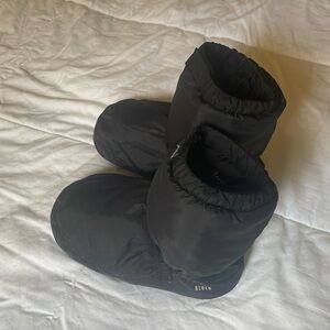 Black Bloch warm up booties size S